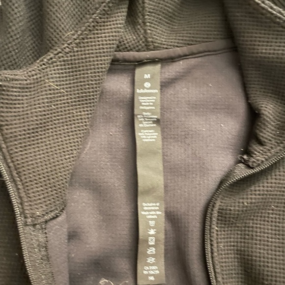 Lulu Black Zip up sweater - Picture 2 of 2